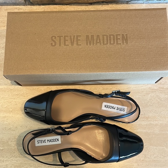Steve Madden sling back slides, patten toe. - Picture 4 of 4